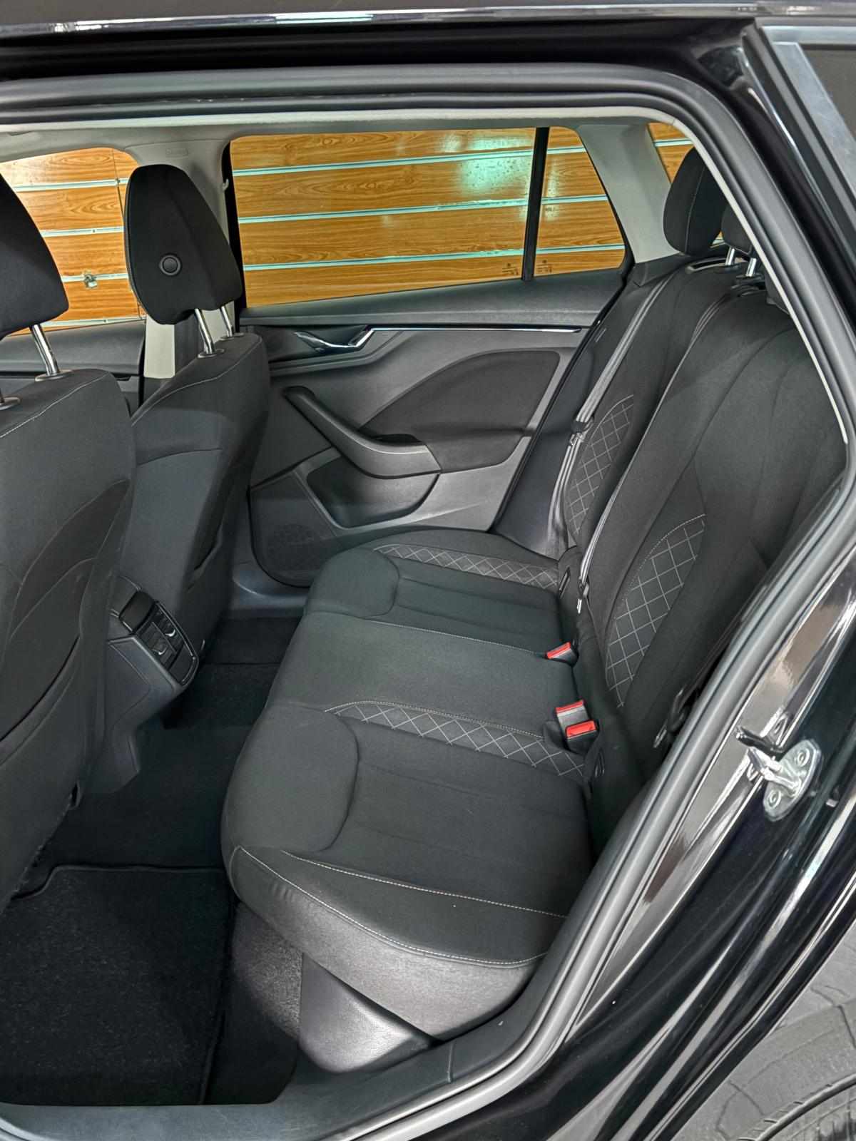 skoda-kamiq-1-0-tsi-2023-gasolina-999cc