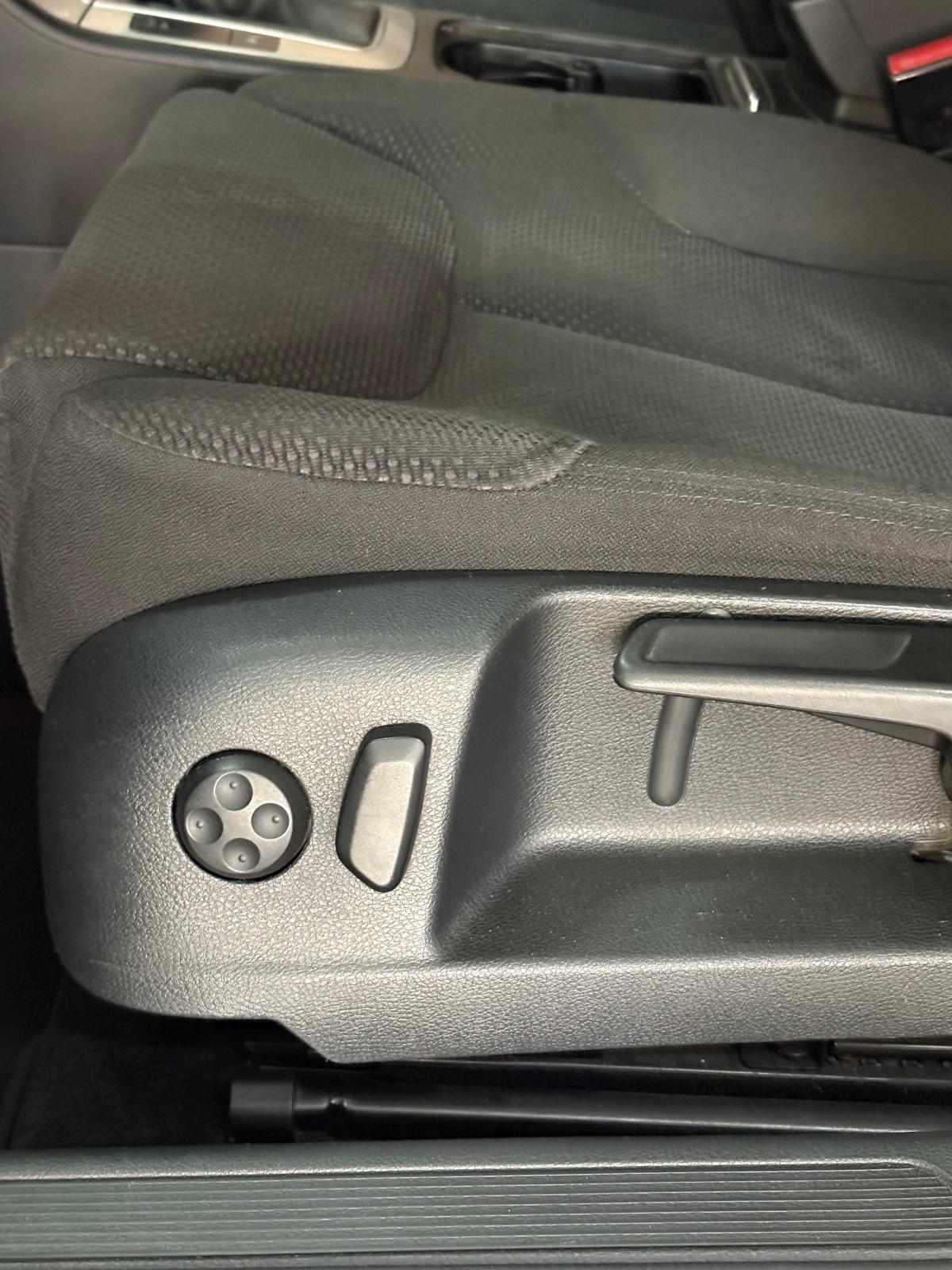 volkswagen-passat-variant-1-6-2010-diesel-1598cc