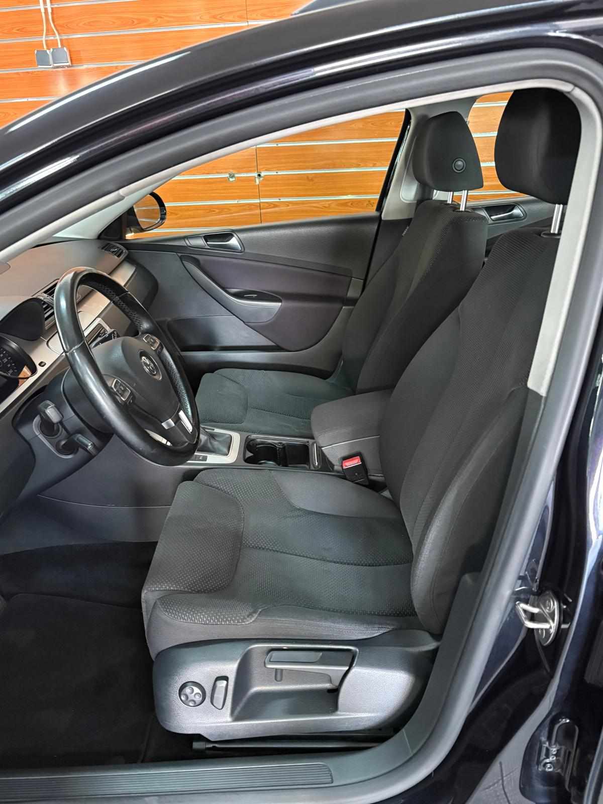 volkswagen-passat-variant-1-6-2010-diesel-1598cc