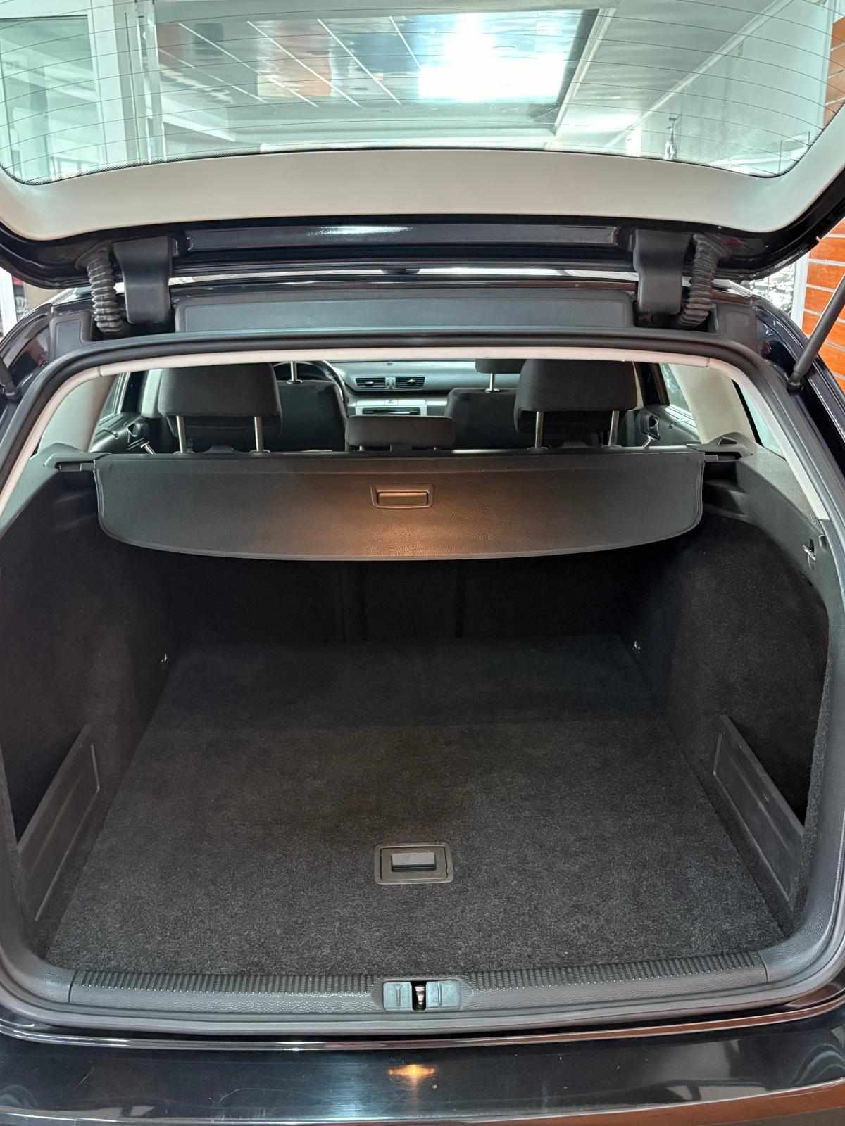volkswagen-passat-variant-1-6-2010-diesel-1598cc