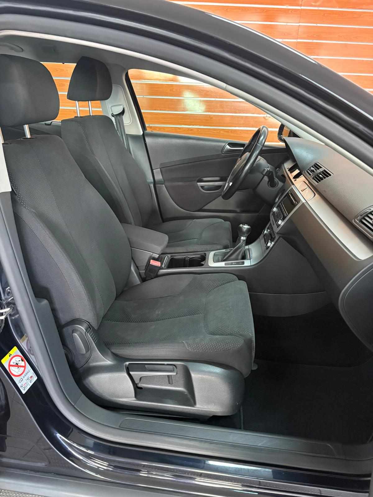 volkswagen-passat-variant-1-6-2010-diesel-1598cc