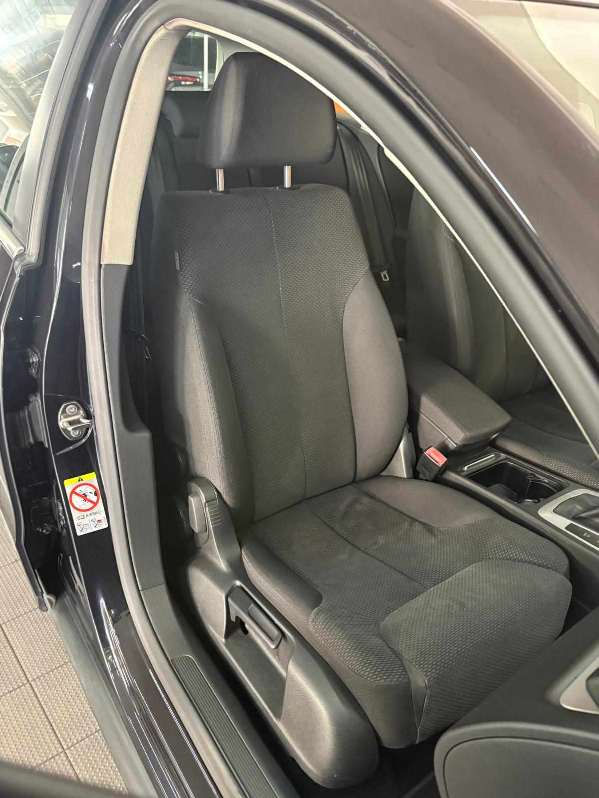 volkswagen-passat-variant-1-6-2010-diesel-1598cc