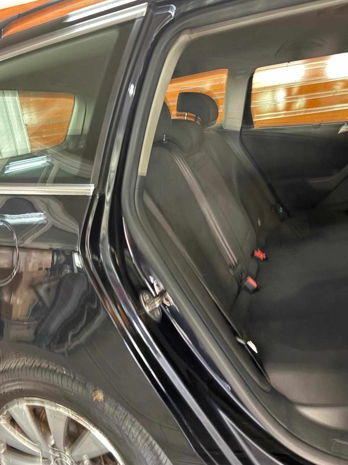 volkswagen-passat-variant-1-6-2010-diesel-1598cc