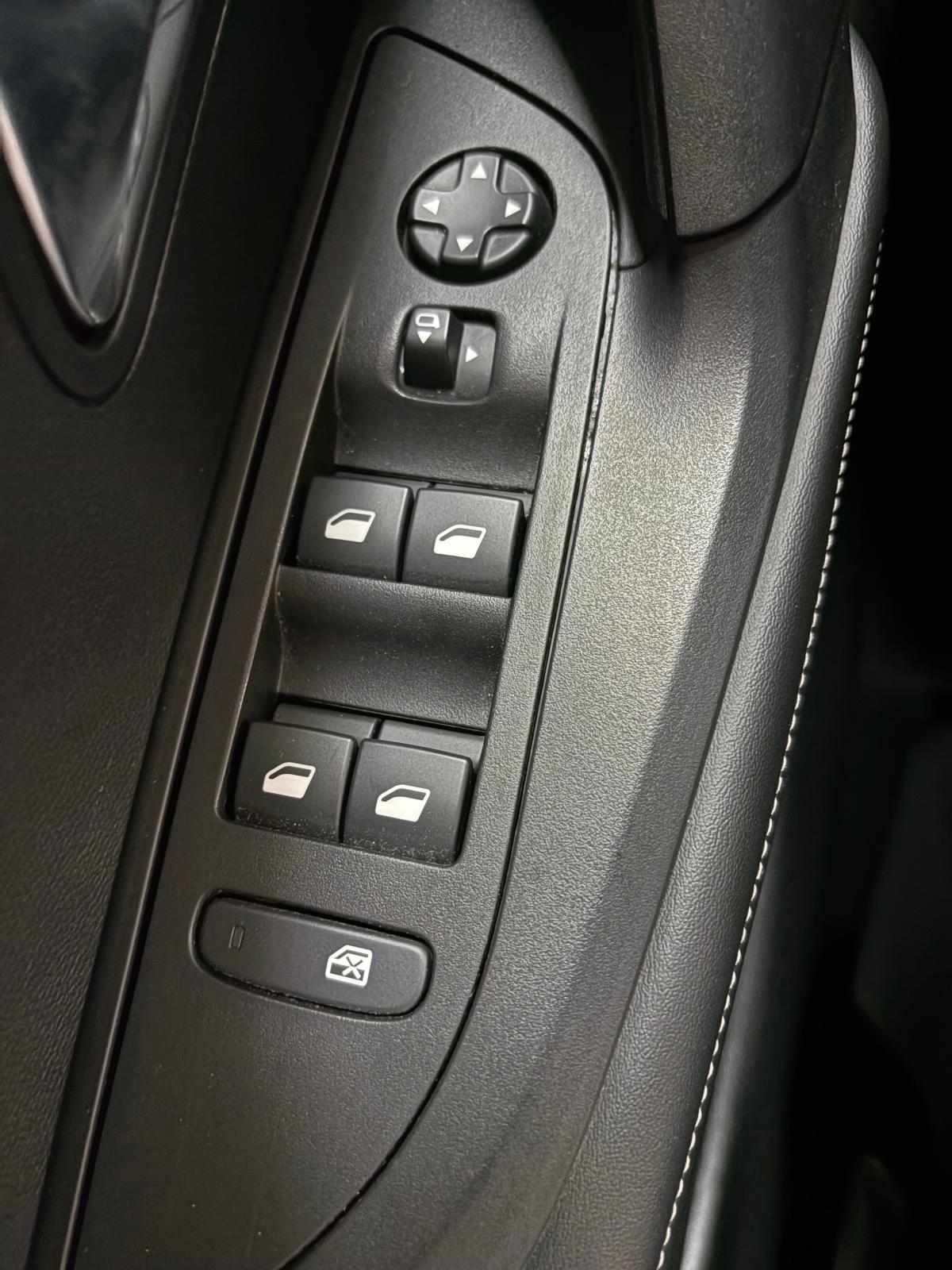 peugeot-2008-1-2-puretech-2024-gasolina-1199cc