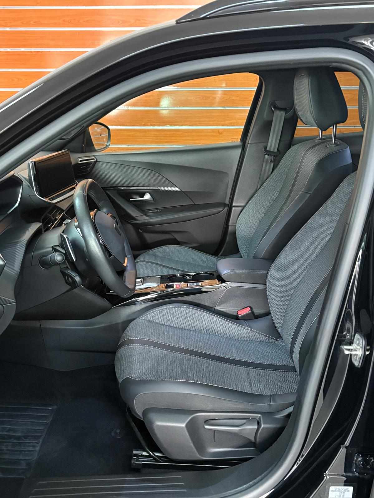peugeot-2008-1-2-puretech-2024-gasolina-1199cc