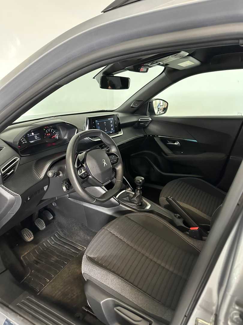 peugeot-2008-2023-gasolina-1199cc