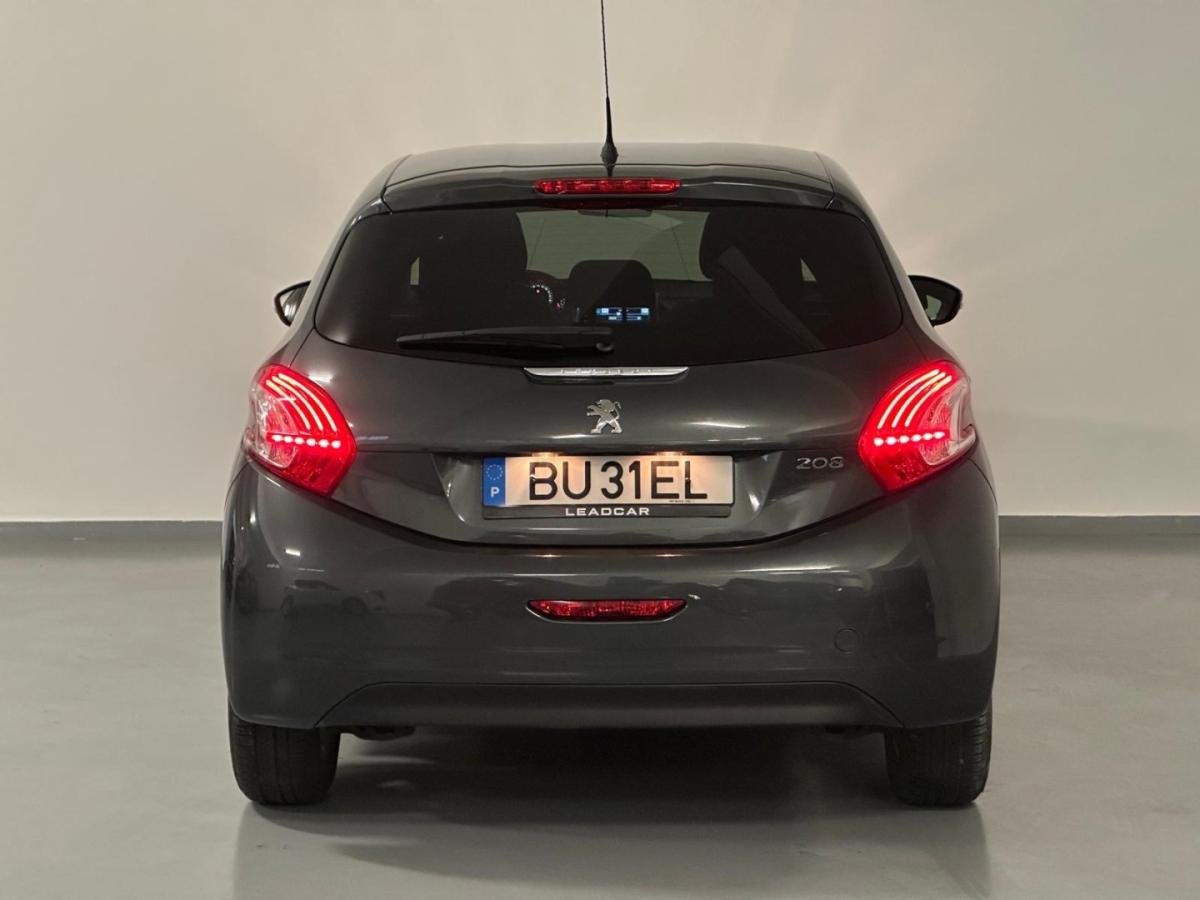 peugeot-208-2014-gasolina-1199cc