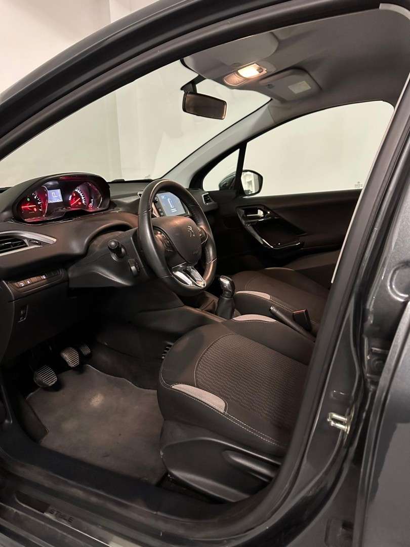 peugeot-208-2014-gasolina-1199cc