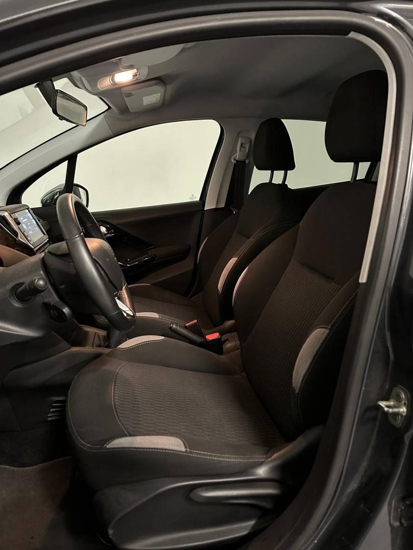 peugeot-208-2014-gasolina-1199cc
