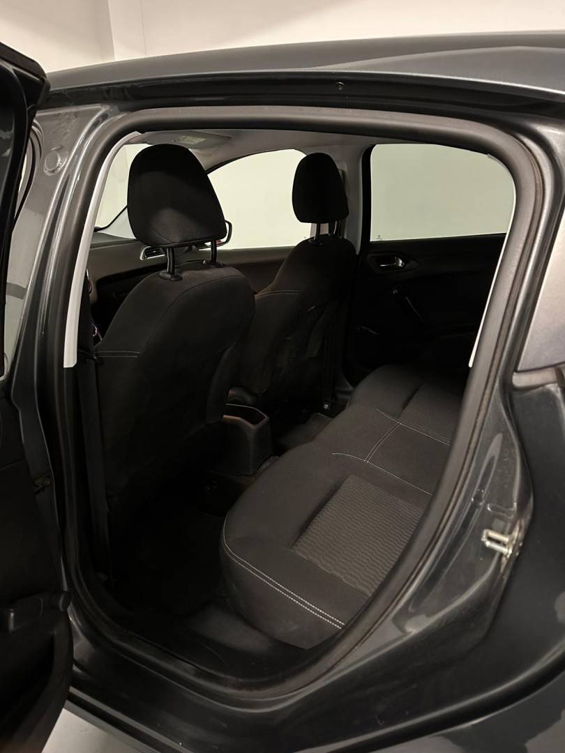 peugeot-208-2014-gasolina-1199cc