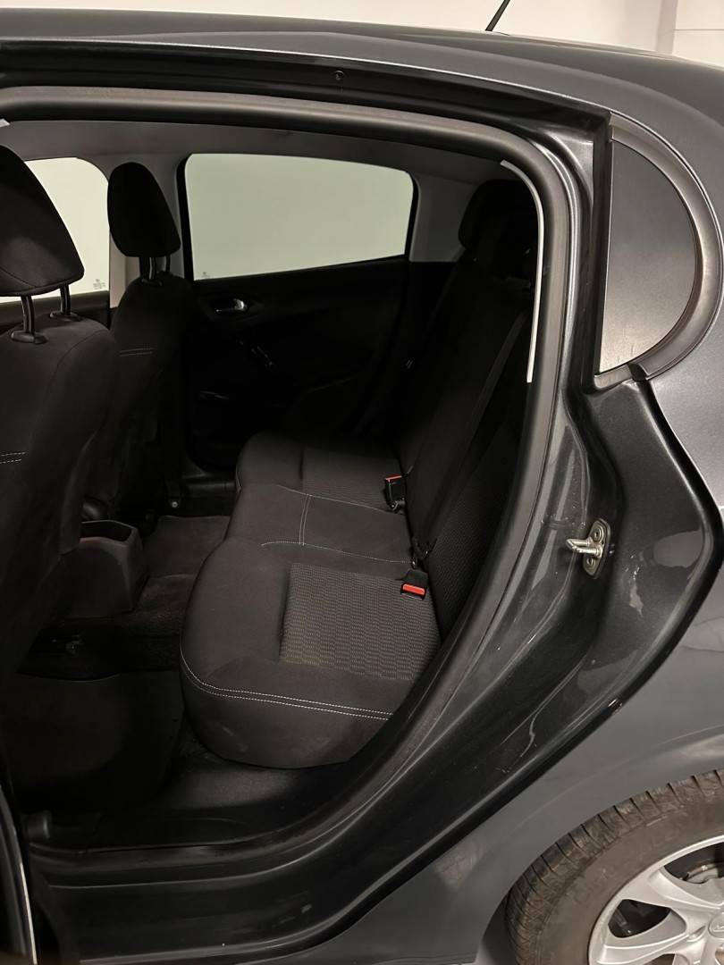 peugeot-208-2014-gasolina-1199cc