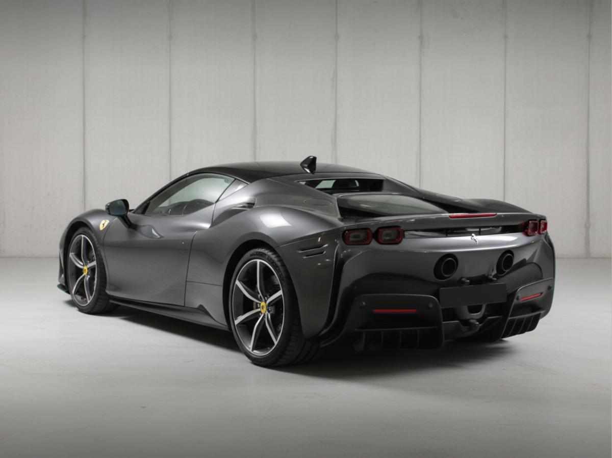 ferrari-sf90-stradale-4-0-v8-phev-awd-2024-gasolina-3990cc