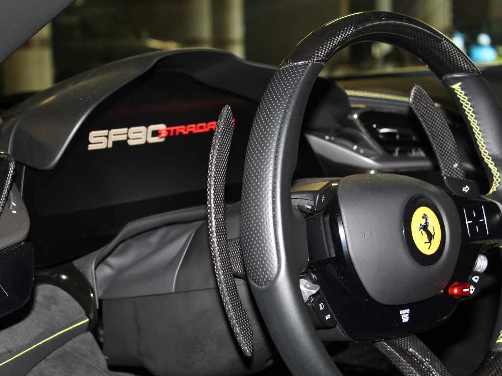 ferrari-sf90-stradale-4-0-v8-phev-awd-2024-gasolina-3990cc