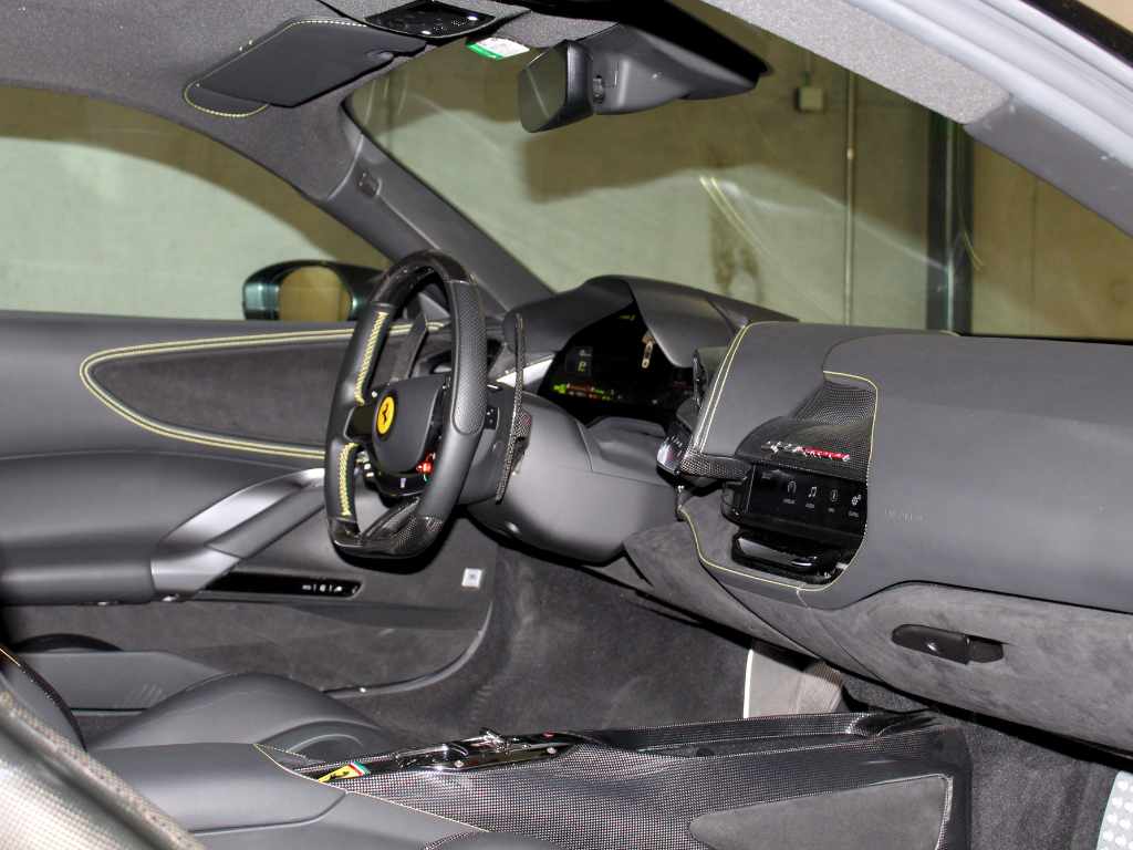 ferrari-sf90-stradale-4-0-v8-phev-awd-2024-gasolina-3990cc