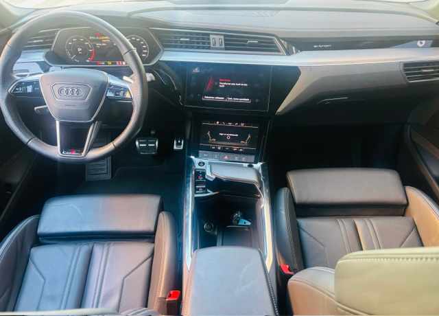 audi-q8-e-tron-50-quattro-2023-eletrico