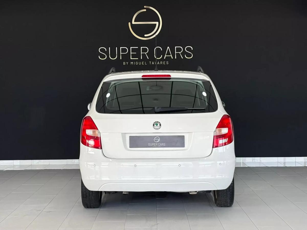 skoda-fabia-break-2011-diesel-1199cc