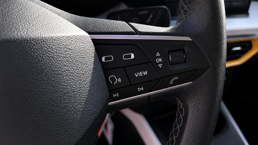 seat-arona-2023-gasolina-999cc