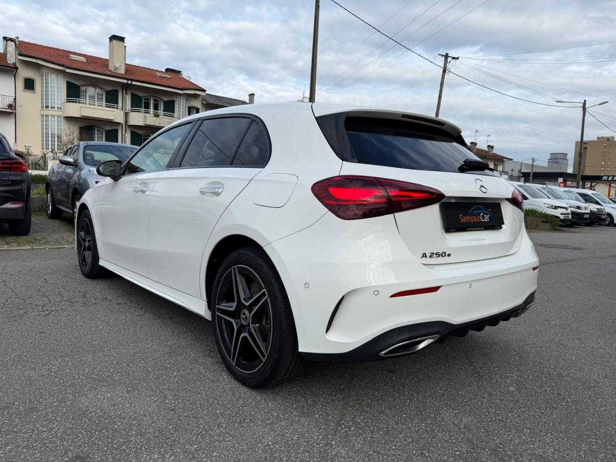 mercedes-benz-classe-a-2023-hibrido-a-gasolina-1332cc
