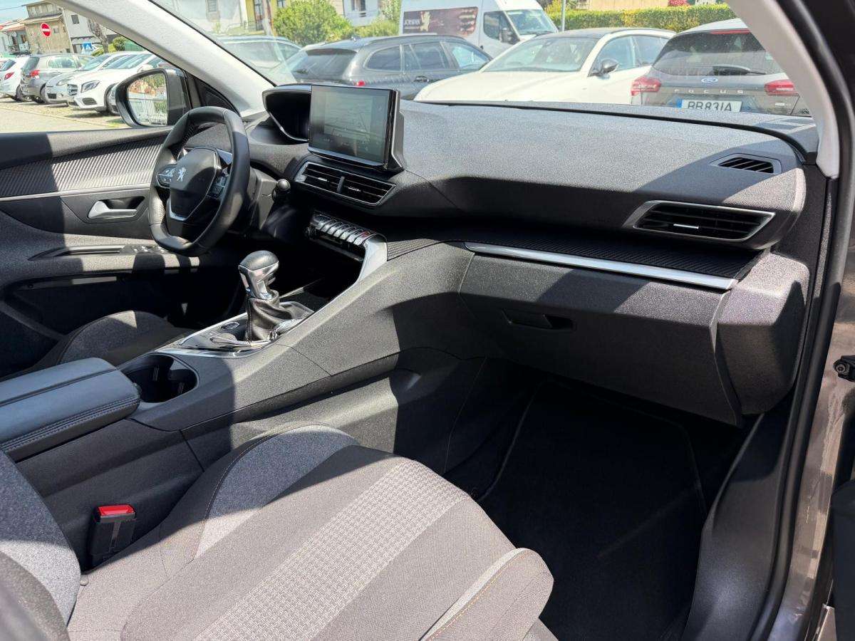 peugeot-3008-2022-diesel-1499cc