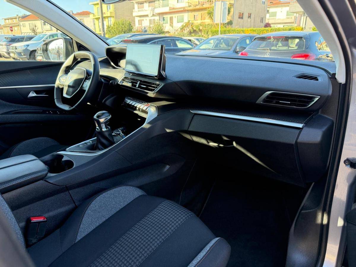 peugeot-3008-2022-diesel-1499cc