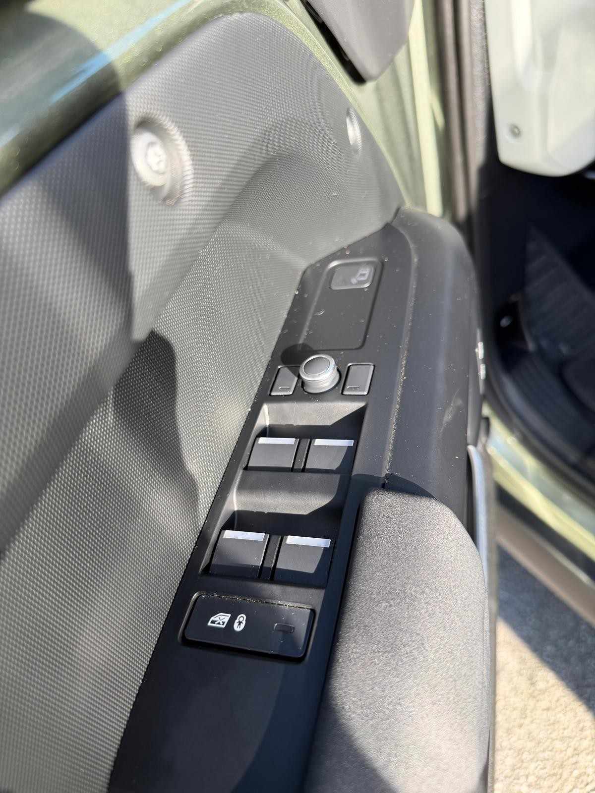 land-rover-defender-2020-diesel-1999cc