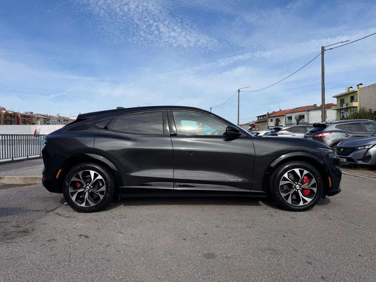 ford-mustang-2023-eletrico-500cc