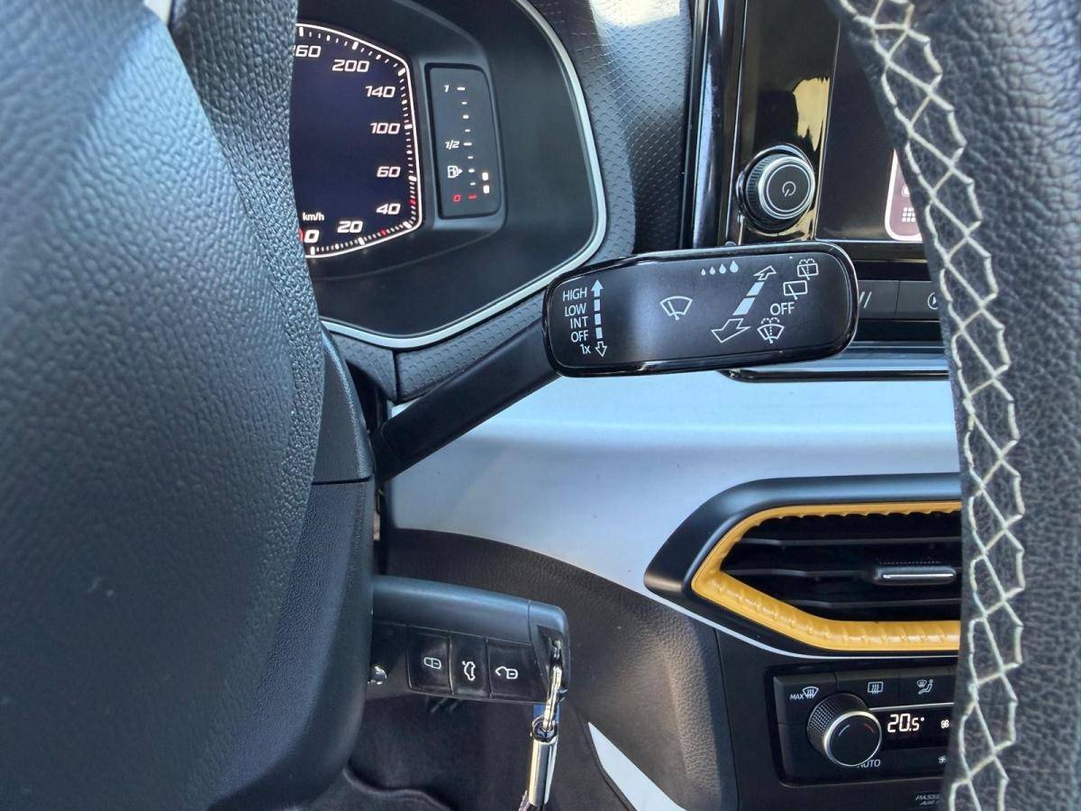 seat-arona-2023-gasolina-999cc