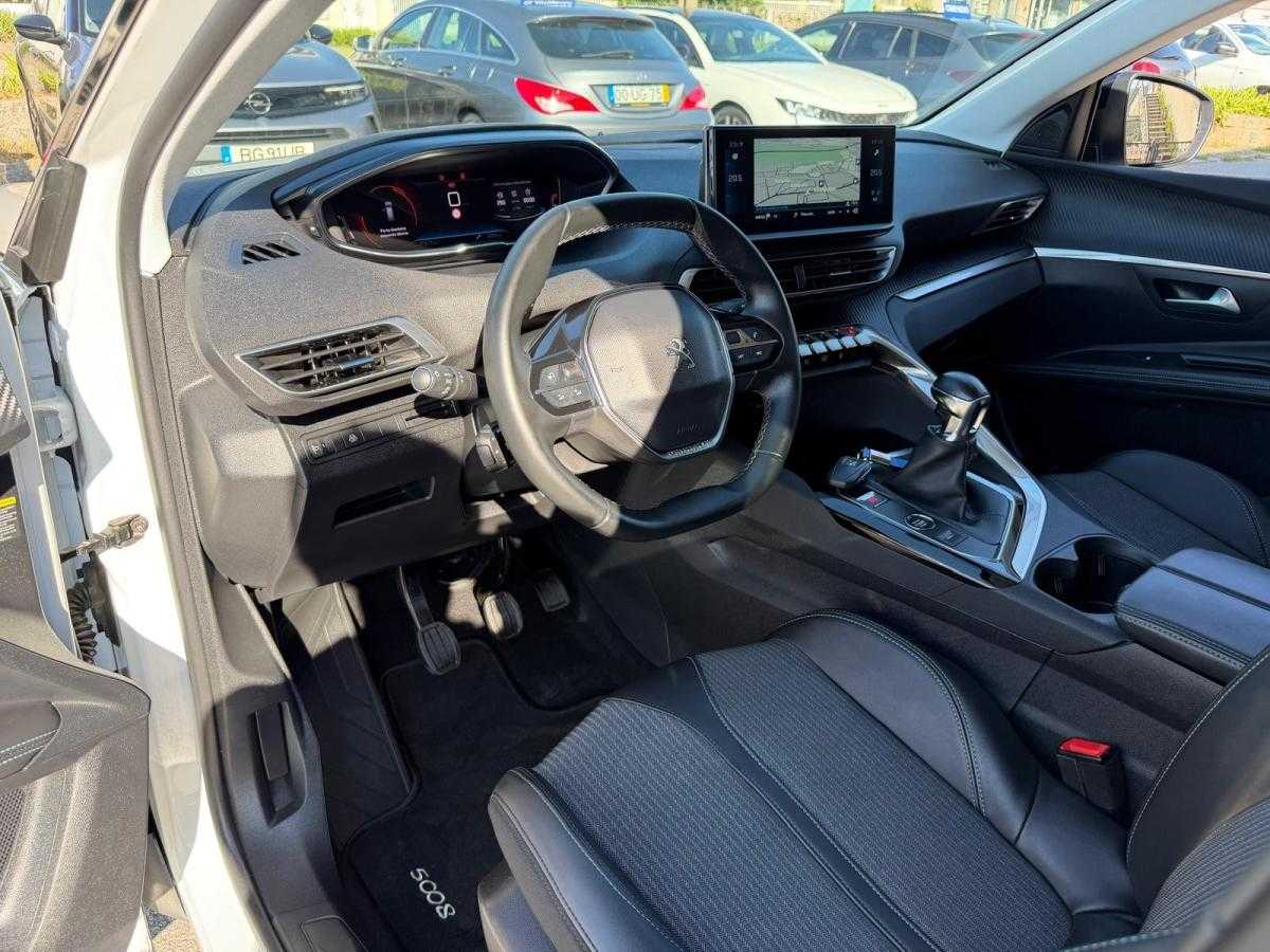 peugeot-5008-2022-diesel-1499cc