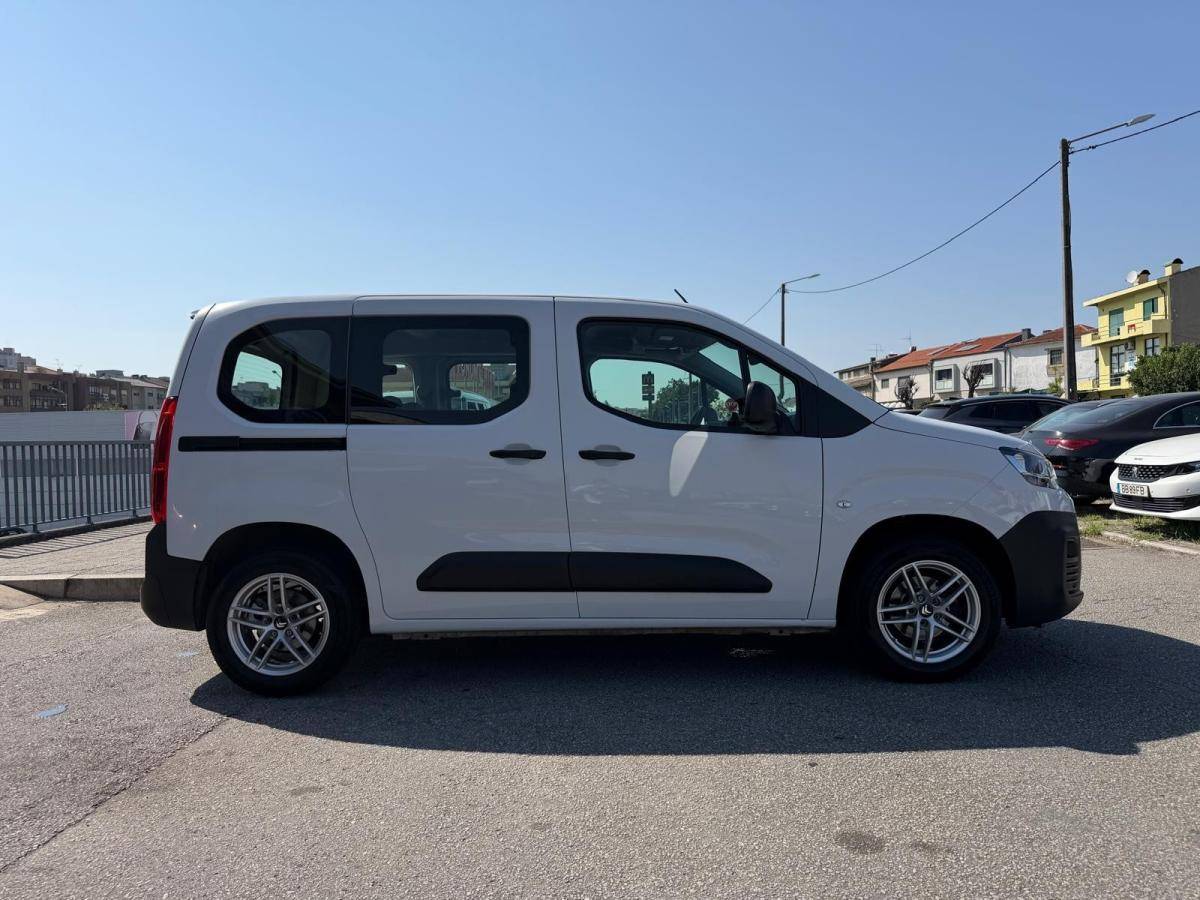 citroen-berlingo-2022-diesel-1499cc