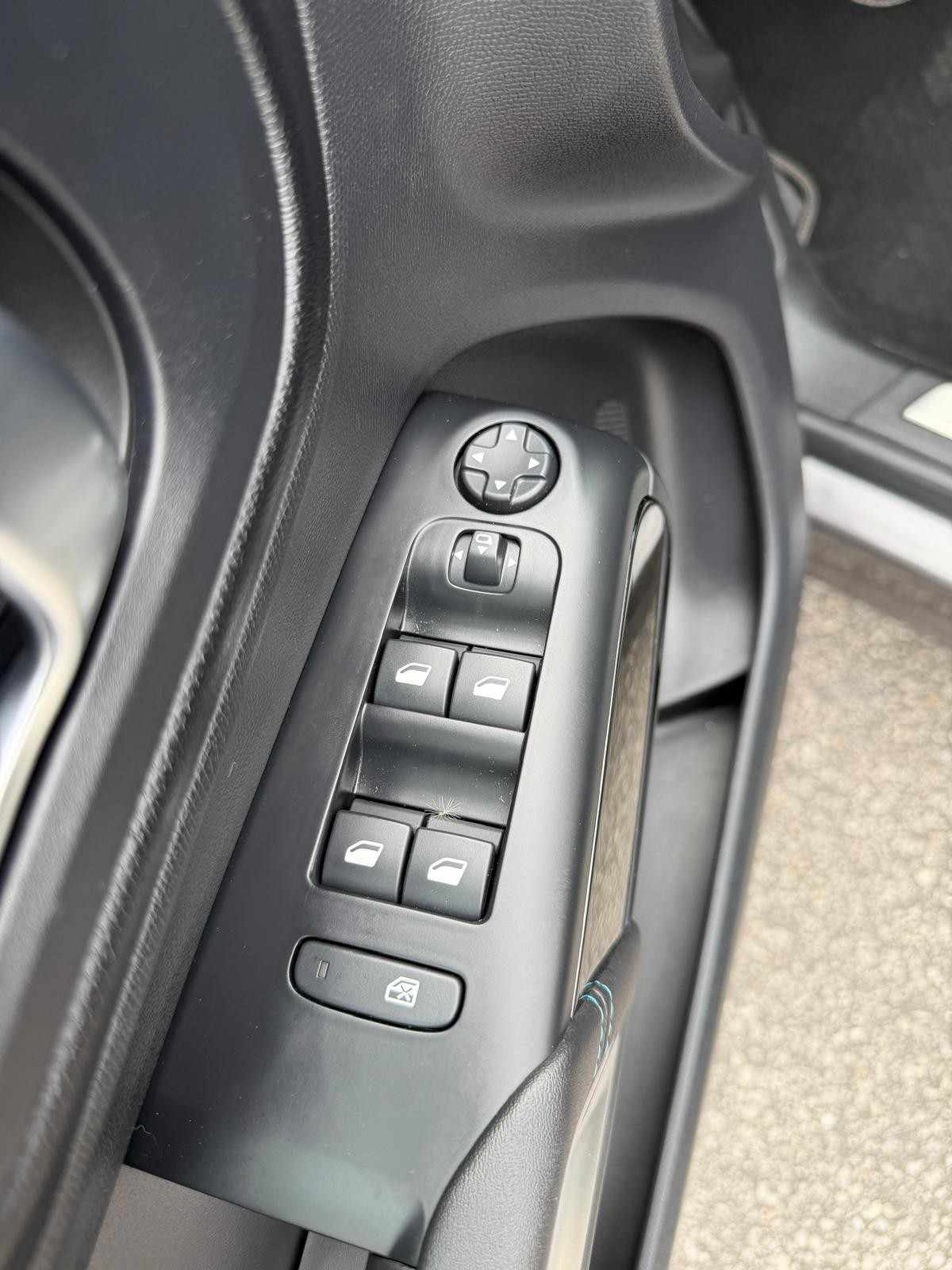 citroen-c5-aircross-2023-hibrido-a-gasolina-1598cc