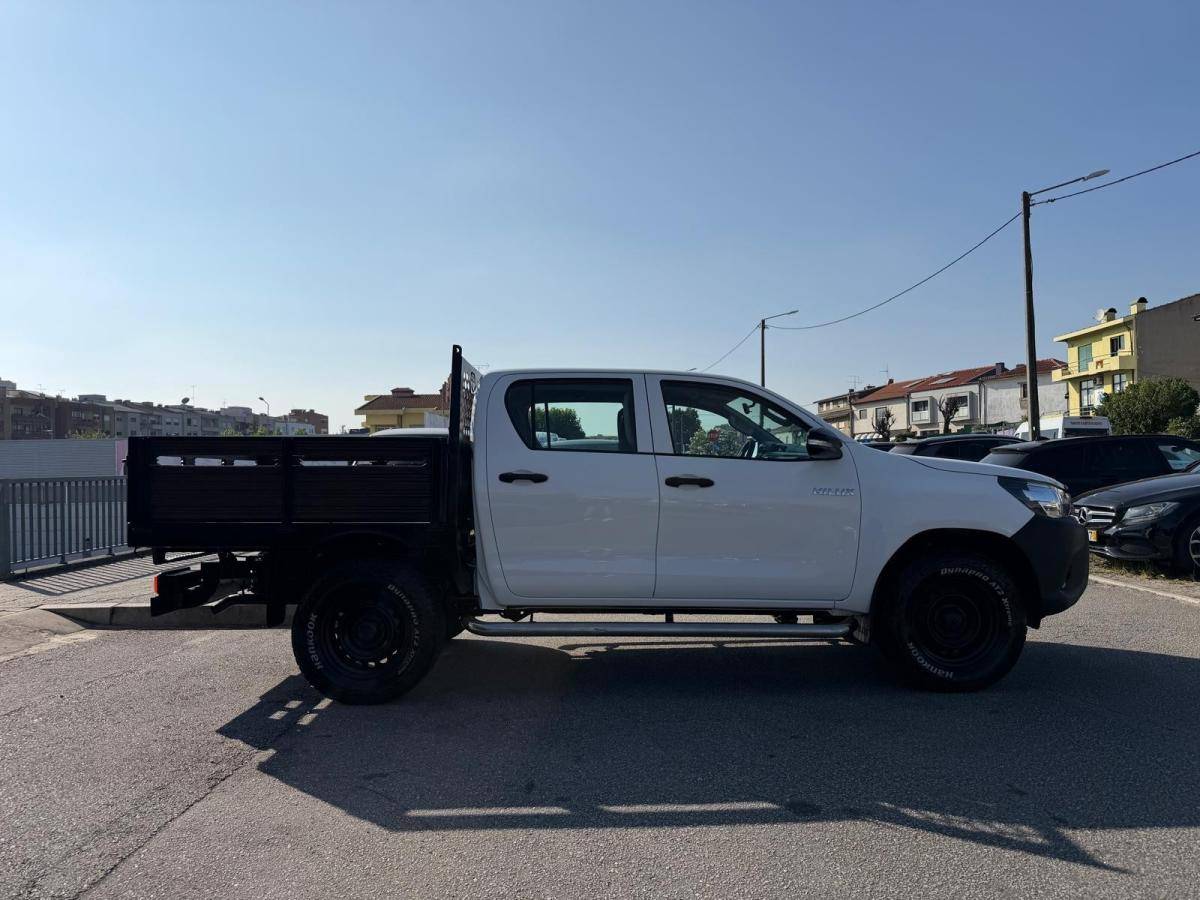 toyota-hilux-2017-diesel-2393cc