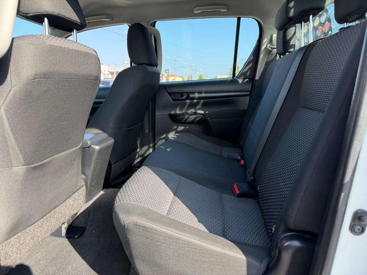 toyota-hilux-2017-diesel-2393cc