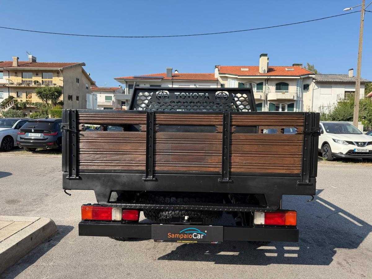 toyota-hilux-2017-diesel-2393cc