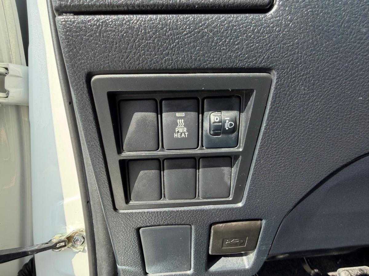 toyota-hilux-2017-diesel-2393cc
