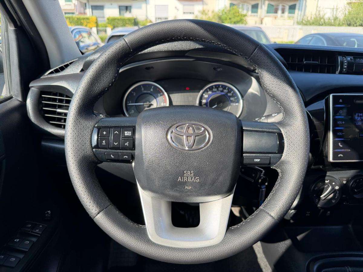 toyota-hilux-2017-diesel-2393cc