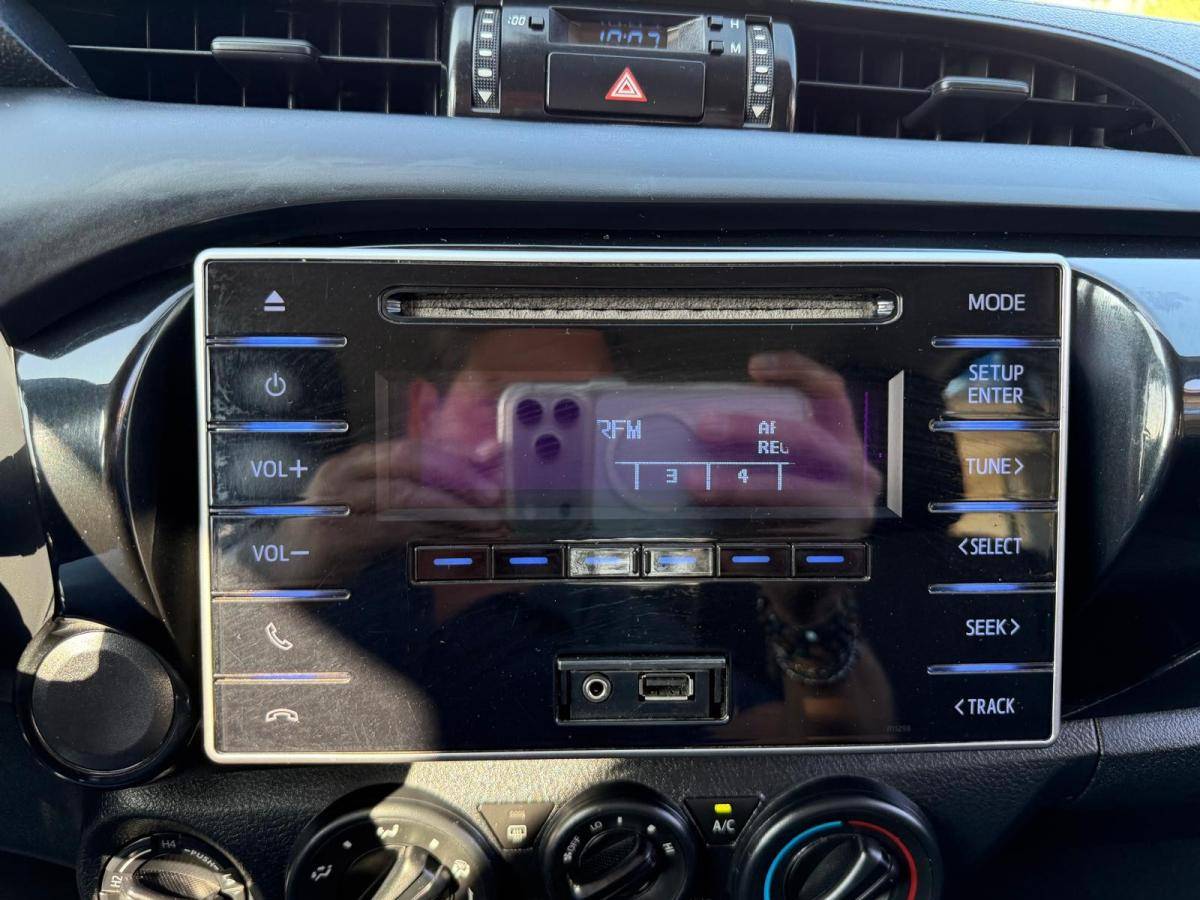 toyota-hilux-2017-diesel-2393cc