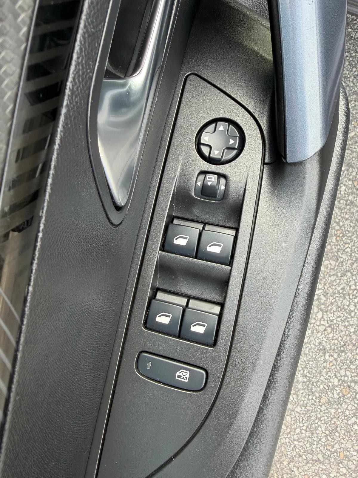 peugeot-2008-2020-diesel-1499cc