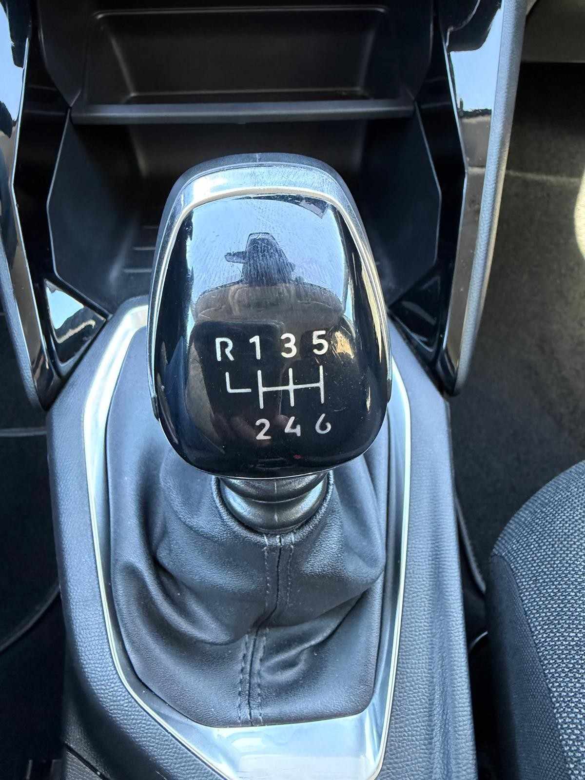 peugeot-208-2024-gasolina-1199cc