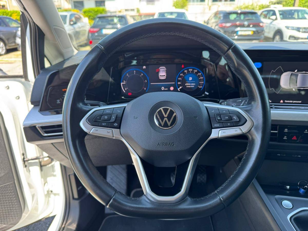 volkswagen-golf-2022-diesel-1968cc