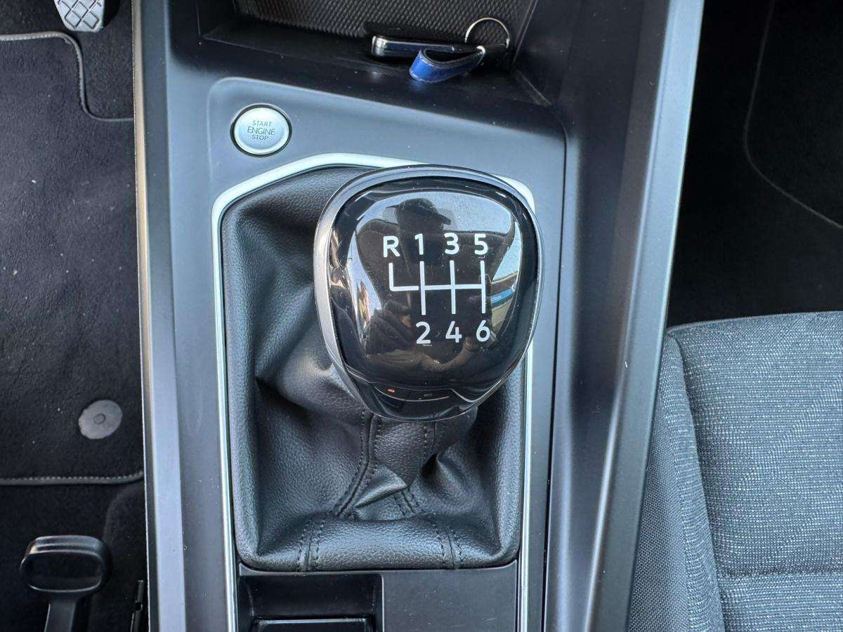 volkswagen-golf-2022-diesel-1968cc
