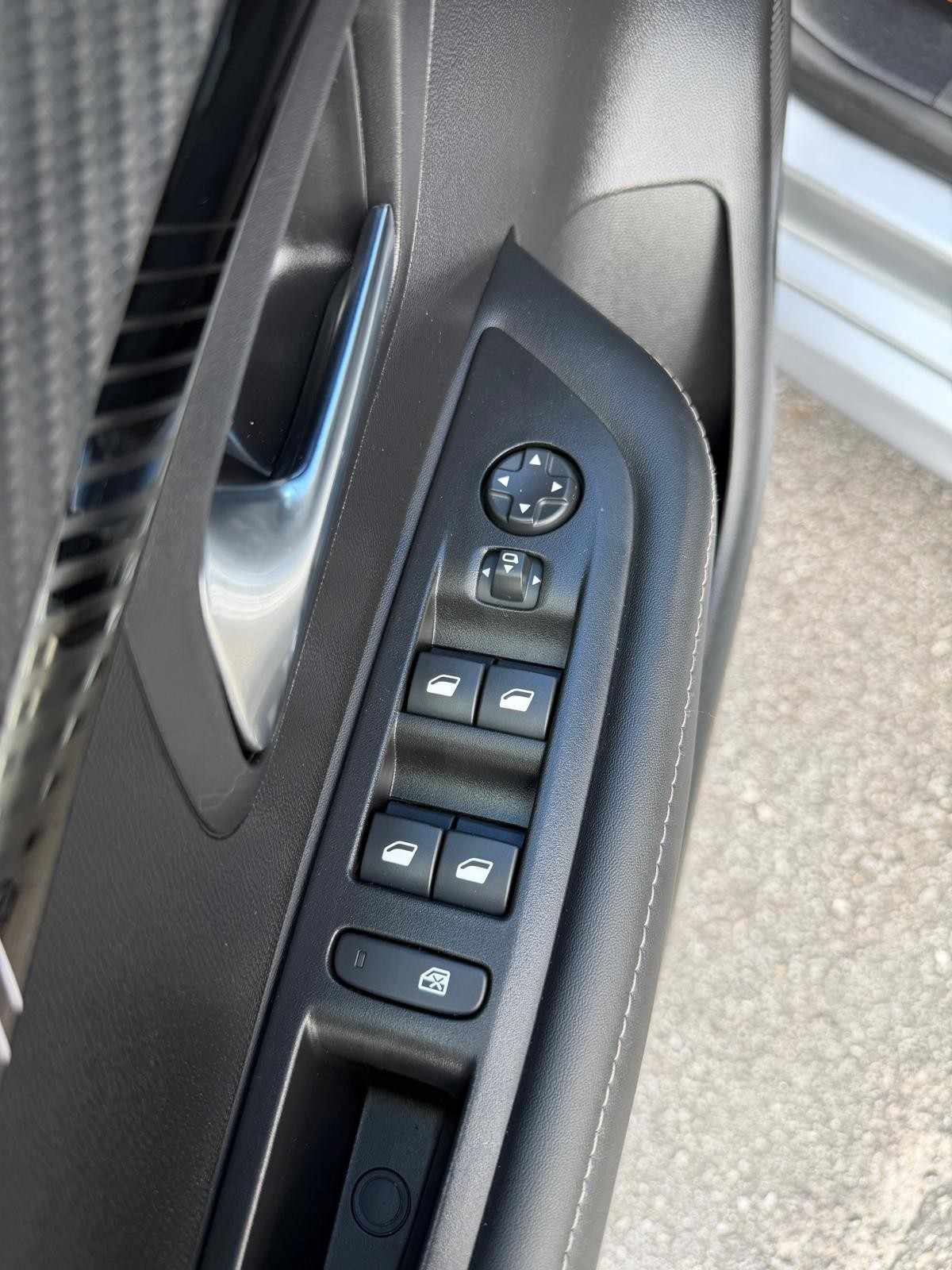 peugeot-208-2024-gasolina-1199cc