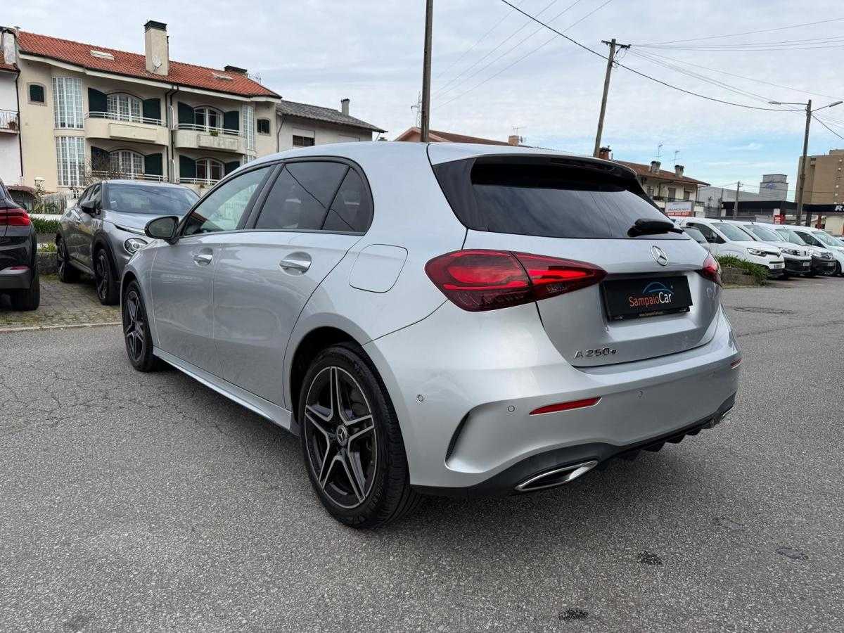 mercedes-benz-classe-a-2023-hibrido-a-gasolina-1332cc