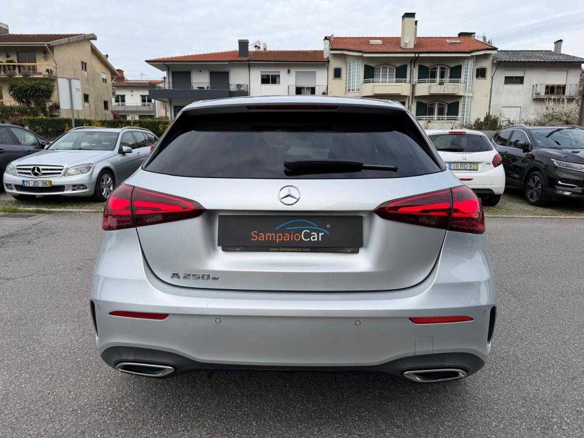 mercedes-benz-classe-a-2023-hibrido-a-gasolina-1332cc