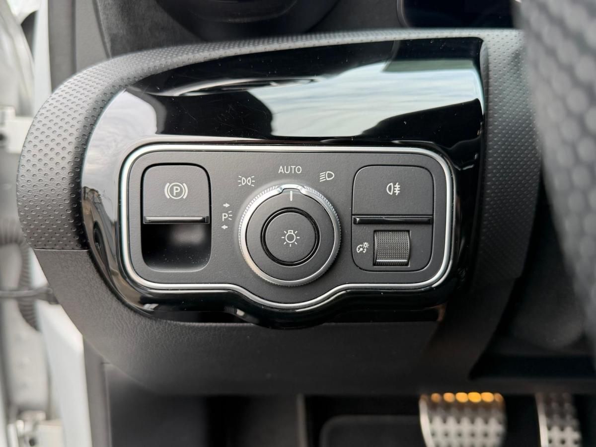 mercedes-benz-classe-a-2023-hibrido-a-gasolina-1332cc
