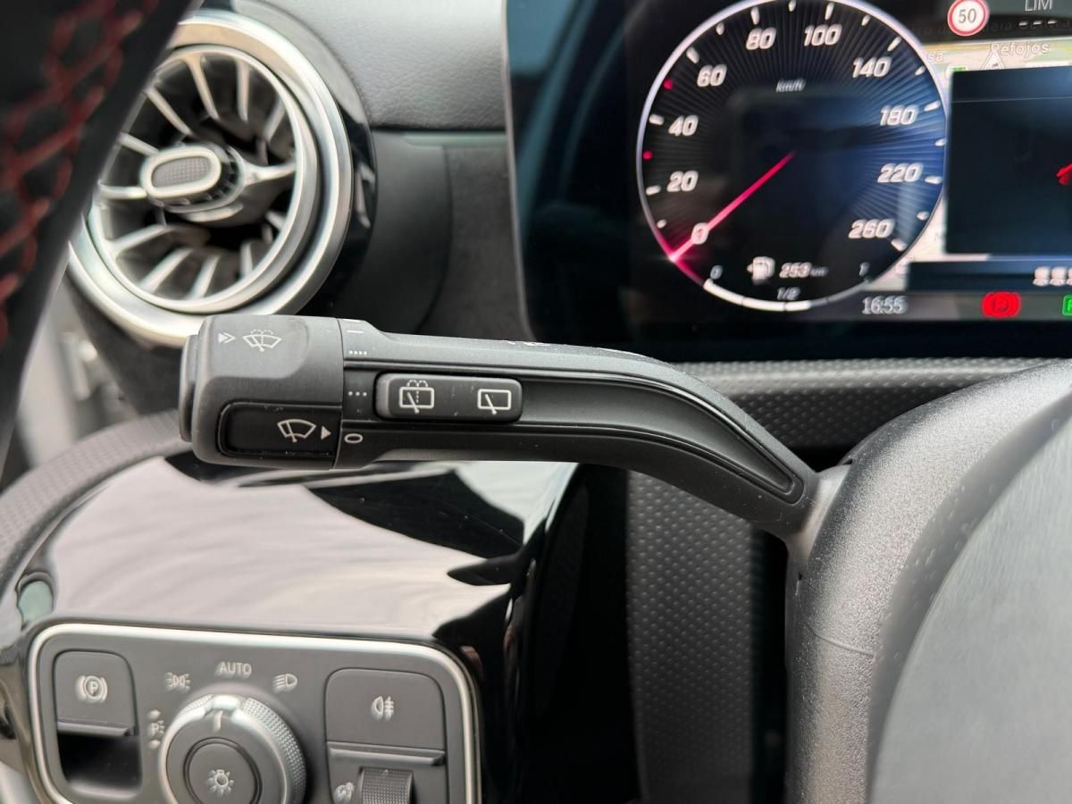 mercedes-benz-classe-a-2023-hibrido-a-gasolina-1332cc