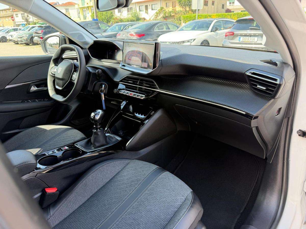 peugeot-208-2024-gasolina-1199cc