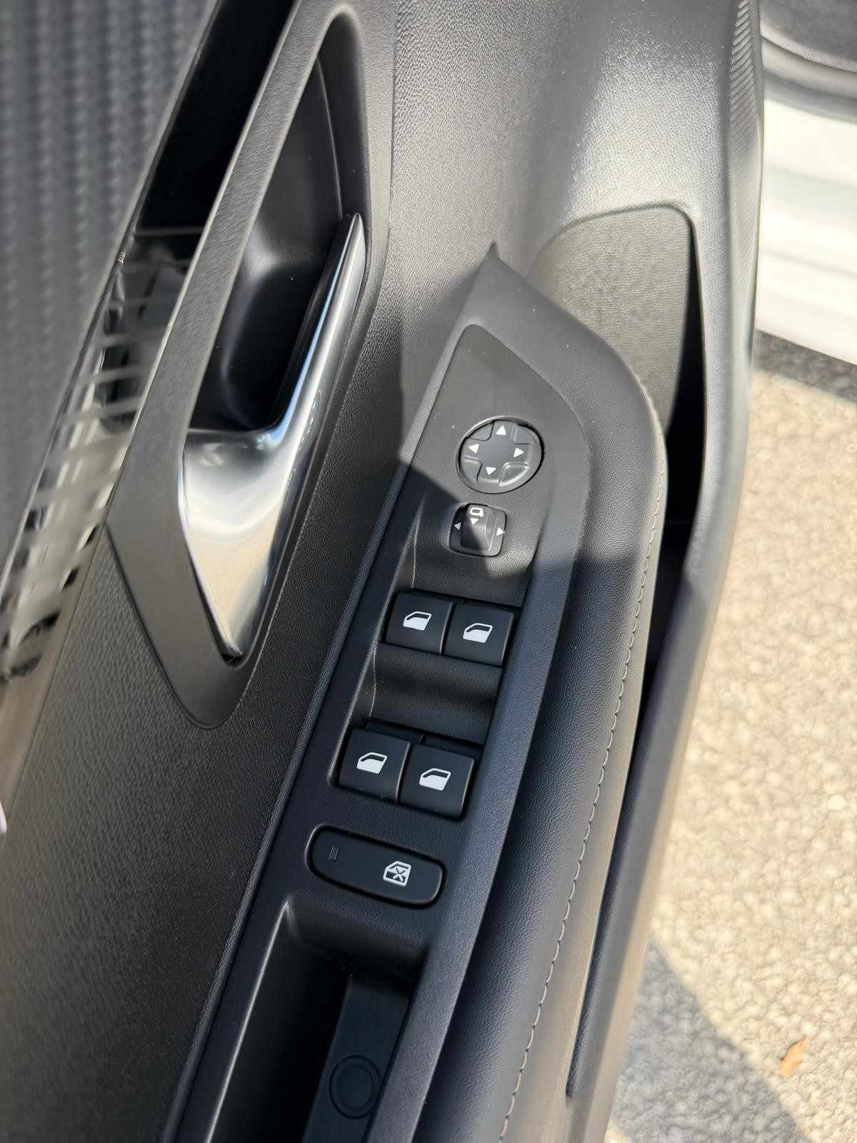 peugeot-208-2024-gasolina-1199cc