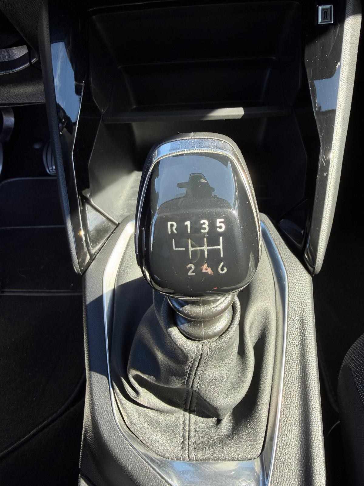 peugeot-208-2024-gasolina-1199cc