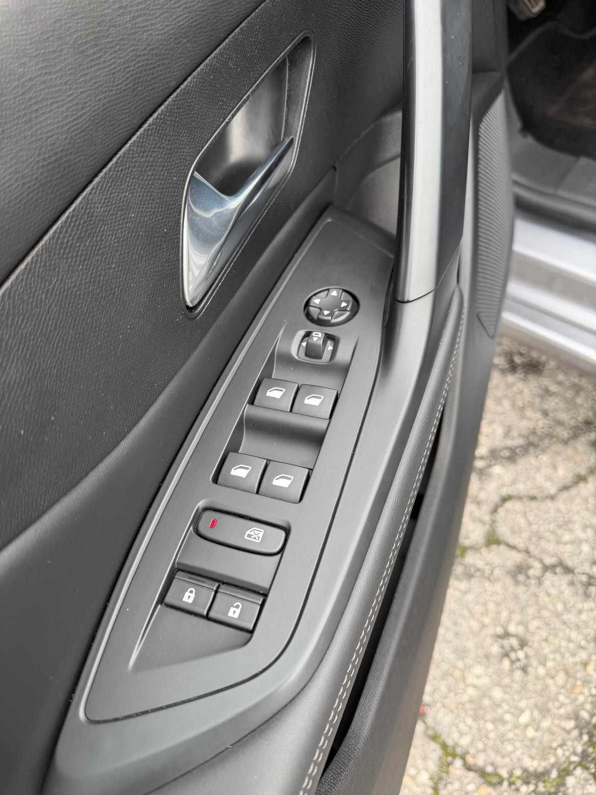 peugeot-308-2024-gasolina-1199cc