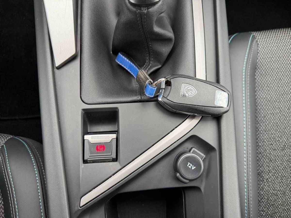 peugeot-308-2024-gasolina-1199cc